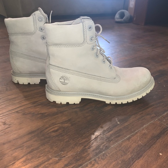 Timberlands - Picture 3 of 4